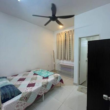 Hadeerna Homestay - Double Storey Terrace Chemor Esterno foto