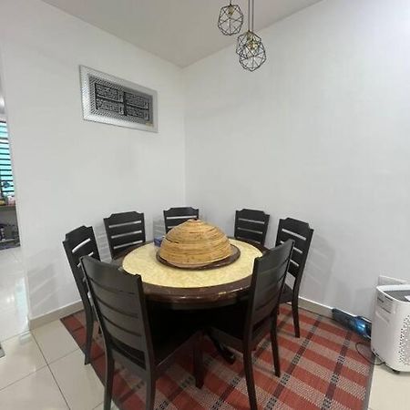 Hadeerna Homestay - Double Storey Terrace Chemor Esterno foto